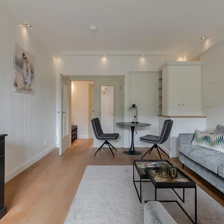 Stroenhof Apartment *